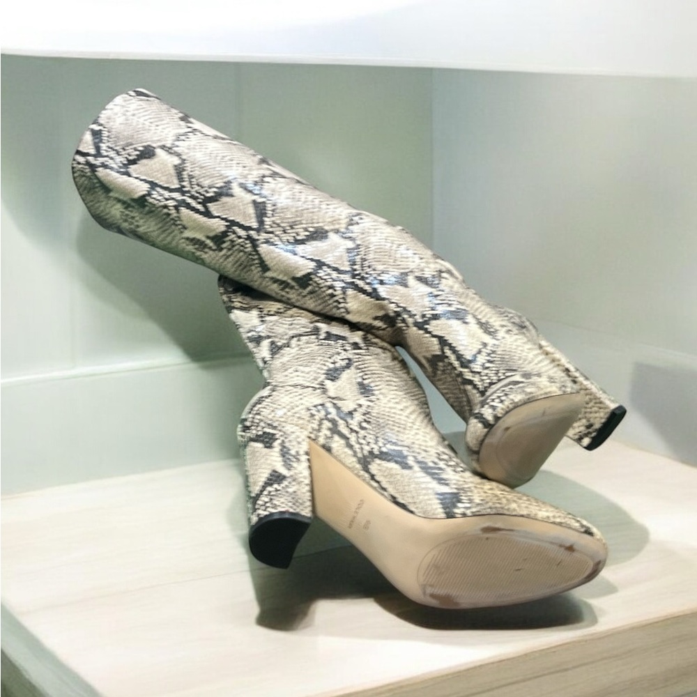 Cole Haan Women’s Glenda Boots Size 9.5B. - Picture 5 of 8